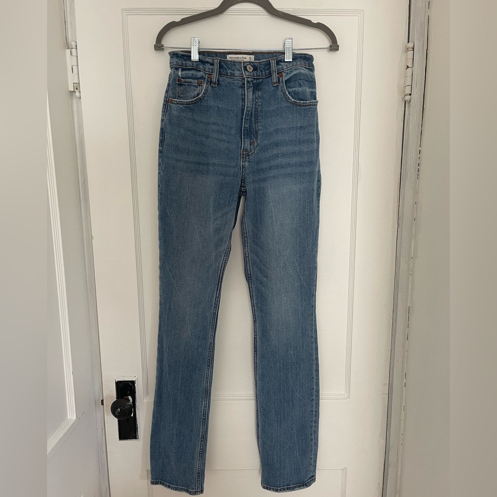 Abercrombie The 90s Slim Straight Ultra High Rise, 27L. jeans